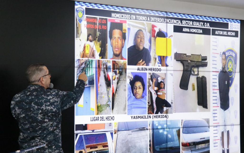 Diego Pesqueira, vocero de la Policía Nacional, dando las explicaciones del caso. (Crédito: Prensa PN)