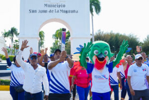 San Juan se compromete con los juegos en recorrido de la antorcha
