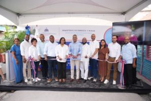 Gobierno impulsa electrificación rural en Bahoruco con inversiones por RD$48.5 millones