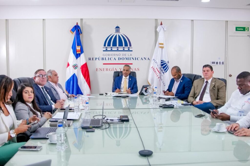 Ministro de Energía y Minas de República Dominicana, Joel Santos Echavarría. (Crédito: Prensa MEM)