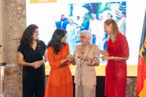 Ortiz Bosch recibe histórico Premio Unidas por los Derechos de las Mujeres y la Democracia