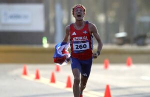 Maratonista Abreu hace historia con primera medalla en Juegos Santo Domingo 2026