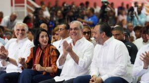 Presidente Luis Abinader e INEFI entregan polideportivo techado en el Centro Educativo Santo Cura de Ars