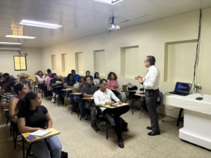 Rector Jorge Asjana David reafirma su compromiso con la docencia universitaria