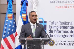 Ministro Santos destaca el interés del Gobierno en la implementación de la energía nuclear en el sistema eléctrico nacional