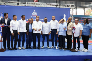 Ministro Kelvin Cruz entrega multiuso Antonio Duvergé del sector Honduras