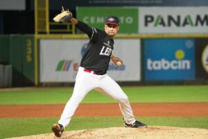 El zurdo Kenny Hernández regresa con el Escogido